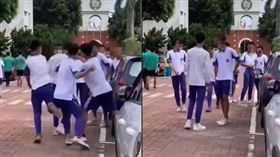 某工商爆集體群毆 （圖／翻攝自臉書爆料公社二社）