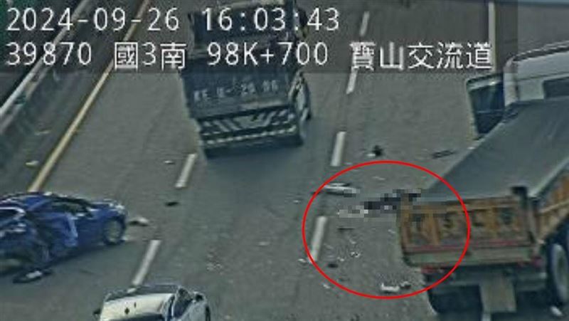 新／轎車國3故障砂石車撞　駕駛噴飛慘死