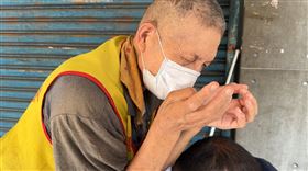 視障,按摩,車禍,黃爺爺（圖／記者羅欣怡攝影）