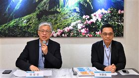 身兼國慶籌備委員會秘書長的內政部次長吳堂安(左)。（圖／內政部提供)