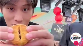 三隻羊被踢爆小楊哥所賣「香港月餅」根本是廣東貨。（圖／翻攝自微博）