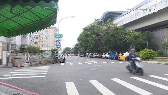 又見巨業司機逆向蛇行！業者：為閃樹枝