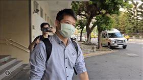 ▲徐甫現身廉政署，但澄清沒有被約談僅提供協助。（圖／翻攝畫面）