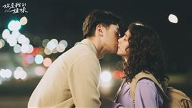 温貞菱(右)稱讚張軒睿(左)是聆聽的強者。（圖／八大提供）