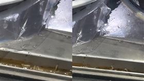 有網友在知名自助火鍋店看見蛆蟲。（圖／翻攝自爆料公社）