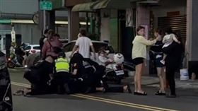 高雄「超級巨星KTV」試營運第二天就發生酒客鬥毆事件。（圖／翻攝畫面）