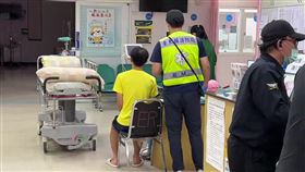 ，台東大學學生昨晚參加系上舉辦的烤肉活動，疑似因烤肉食材中的豬肉不新鮮，造成3名學生（2男1女）上吐下瀉，今晨由救護車陸續送醫，經救治後已暫無大礙，詳細原因待衛生局調查釐清。