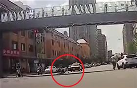 馬路,斑馬線(圖/翻攝畫面)