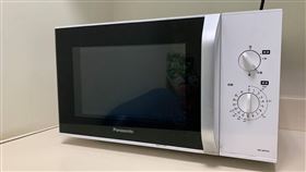 嘉基位於12D護理站、全院最後一台微波爐也被收走了，讓員工有些不便。（圖／趙麟宇醫師獨家授權提供）