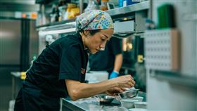 陳淑莊在臉書「紅棉」專頁發文，形容自己是來台3年的新住民，「紅棉」餐廳的主廚。（圖／翻攝自紅棉粉專）

