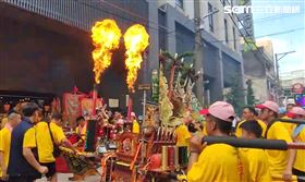 彰化超炫「噴火神轎」陣頭扛媽祖跳16蹲（圖／翻攝畫面）