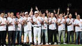 ▲潘威倫引退儀式集結過去的老戰友。（圖／統一獅提供）