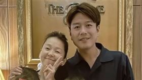 六月與李易難得甜蜜同框合照。（圖／翻攝自李易IG）