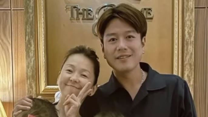 ​六月、李易狂放閃！嘴甜誇：帥到又戀愛