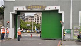 颱風卡努逢大潮  北市：宣布水門只出不進機率高台北市水利處1日表示，受颱風卡努外圍環流影響，北部地區降雨逐漸明顯，加上目前是年度天文大潮期間，河川水位容易高漲，2日極有可能發布疏散門「只出不進」，也隨時可能開始關水門，提醒民眾留意。圖為美堤疏散門（基16號疏散門）。（台北市水利處提供）中央社記者陳昱婷傳真  112年8月1日