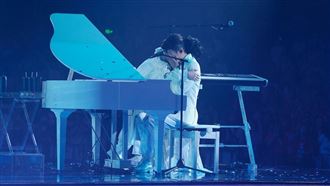 演出前一天摯愛離世　蘇打綠阿龔台上崩潰