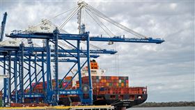 美國「國際碼頭工人協會」（ILA）29日表示，美國東岸和墨西哥灣沿岸各大港口的碼頭工人將於10月1日展開罷工。（圖／翻攝自International Longshoremen's Association粉專）