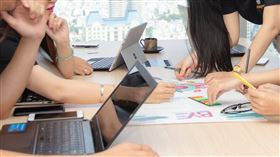 同事，辦公室，翻攝自ｐｉｘａｂａｙ