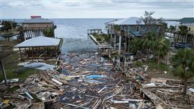 颶風海倫造成美國東南部多地洪災氾濫一片狼藉。(圖/路透/達志影像)