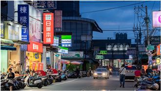藍線捷運動工　海線唯一雙鐵共站區成焦點