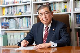 自民黨總裁石破茂被推舉為日本第102任首相。（圖／翻攝自石破茂臉書）