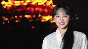 「挖呀挖老師」穿旗袍。（圖／翻攝自小紅書）