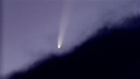 台北市立天文館28日所拍紫金山－阿特拉斯彗星。（圖取自facebook.com/TaipeiAstroMuseum）
