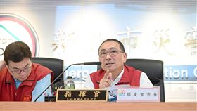 新北市政府2日上午召開山陀兒颱風新北市災害應變中心工作會報，由市長侯友宜親自主持。（圖／新北市府提供）