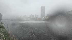 颱風山陀兒來襲  高雄愛河水位溢出路