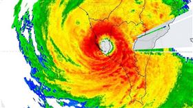 ▲山陀兒登陸小港！粉專：南高屏民眾勿外出（圖／臉書　台灣颱風論壇｜天氣特急）