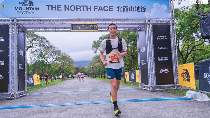 男星越野賽跑到一半出事了！忍痛堅持完賽