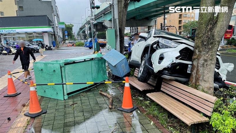誤踩油門連環撞！苗栗婦沿路撞4車釀5傷