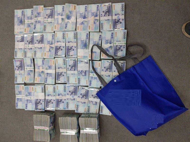 中油煉製事業部前執行長徐漢涉嫌貪汙，檢方在他辦公室搜出現金2710萬元。（圖／翻攝畫面）