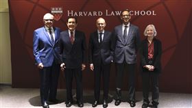 前總統馬英九在哈佛大學發表演說，並與盧森堡首相、祕魯前總理等領袖會談。（圖／馬英九辦公室提供）