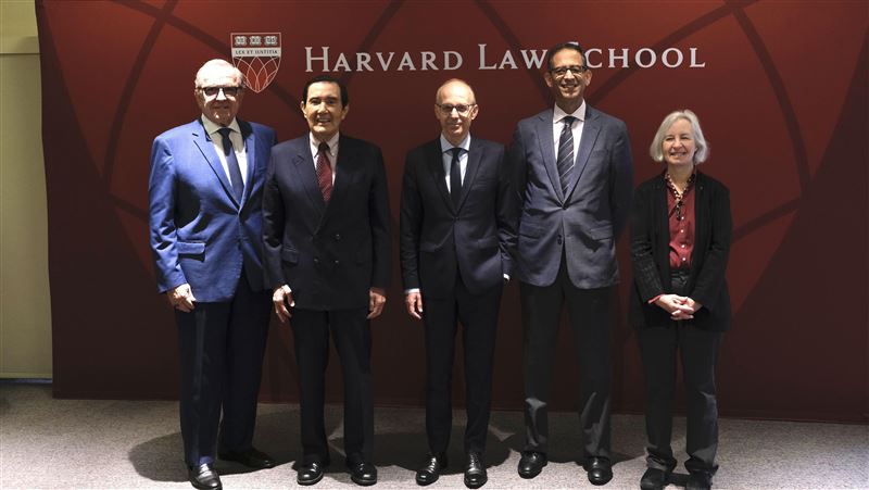 籲總統棄「新兩國論」　馬英九提憲法一中