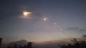 以色列百架戰機空襲！真主黨連發320枚火箭彈反擊　前線震撼畫面曝（圖／翻攝自以色列外交官David Saranga推特）