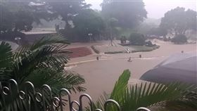 朱銘美術館位於山坡上，也慘遭泥水倒灌淹水。