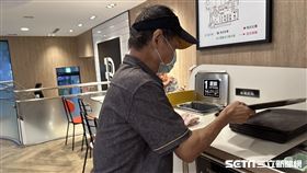 麥當勞阿伯／記者張雅筑設