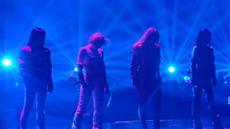 2NE1首爾場回歸！連飆25首神曲嗨爆