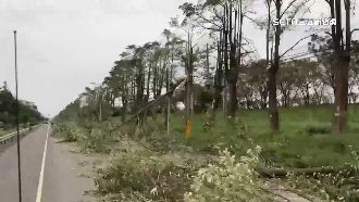 高雄災情慘　台中撥機具進駐盼恢復市容