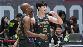 ▲林信寬飆進絕殺外線。（圖／TPBL提供）