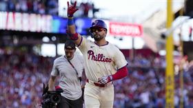 ▲舒瓦伯（Kyle Schwarber）擊出季後賽生涯第21轟，排史上第4。（圖／美聯社／達志影像）