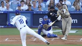 ▲山本由伸國聯分區系列賽首局挨馬查多（Manny Machado）2分砲。（圖／美聯社／達志影像）