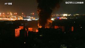 以色列軍隊呼籲居民撤離真主黨（Hezbollah）據點後，對首都貝魯特（Beirut）南部及鄰近郊區連續發動5次攻擊，其中4次攻勢「非常猛烈」。（圖／AP授權）