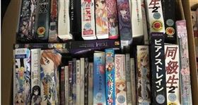 原PO收到的回禮是超經典成人遊戲。（圖／翻攝X）
