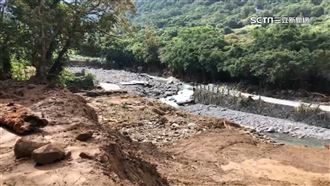八連溪暴漲！土石毀三芝民宅　居民拚復原