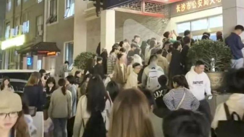 派出所變打卡聖地？　凌晨3點排隊原因曝