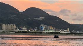 遊艇,水上摩托車,淡水河口,挖子尾,沙灘,擱淺,