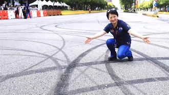 獨／F1展演燒胎痕　盧稱保留3天痕跡仍在