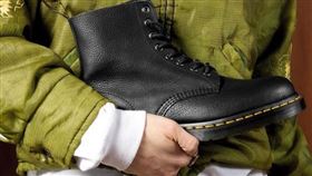 Boots Like No Others！Dr. Martens秋冬潮靴強勢登場。（圖／品牌業者提供）